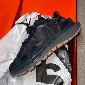🚫SOLD🚫NIKEVAPORWAFFLE SACAI - BLACK